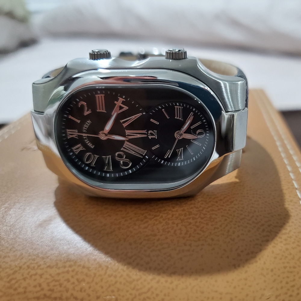 Watch - Picture 13 of 16